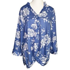 Eden & Olivia Blue and White Soft Boho Floral 3/4 Sleeve Blouse